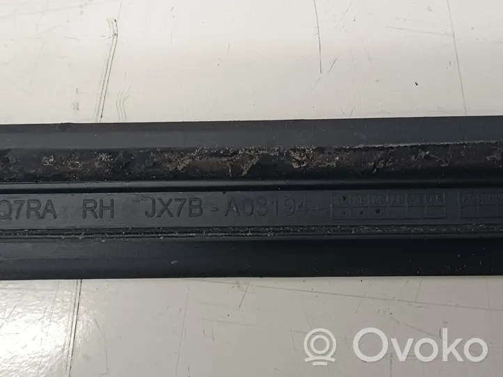 Ford Focus Windshield trim JX7BA03194