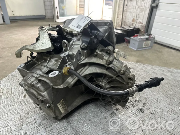 Ford Focus Механическая коробка передач, 6 передач JX6R7002BHB