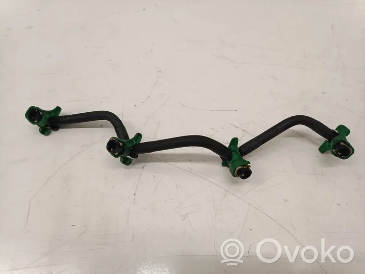 Volvo V60 Przewód / Wąż przelewowy paliwa 210115