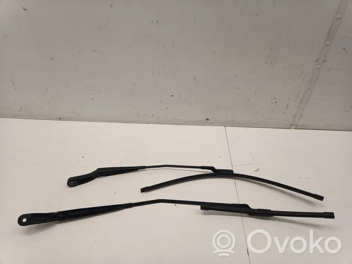 Opel Grandland X Front wiper blade arm YP00057880