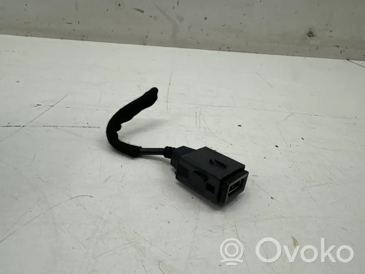 Opel Grandland X Connecteur/prise USB U2K10A1D551