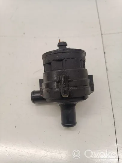 Mercedes-Benz E W212 Pompe à eau de liquide de refroidissement 2048350364