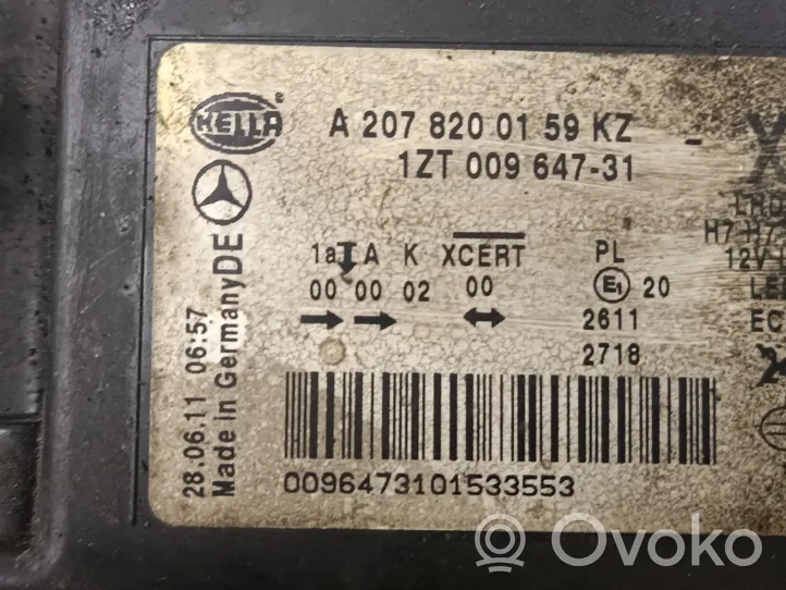 Mercedes-Benz E A207 Передняя фара A2078200159