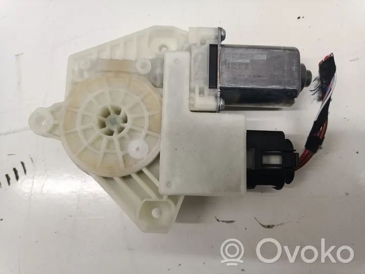 BMW 5 G30 G31 Motorino alzacristalli della portiera anteriore 7455081