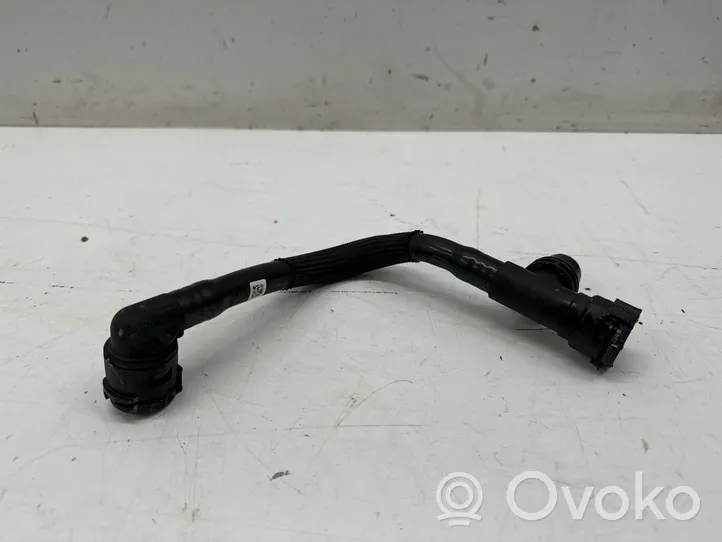 BMW 5 G30 G31 Tubo flessibile del liquido di raffreddamento del motore 8602612