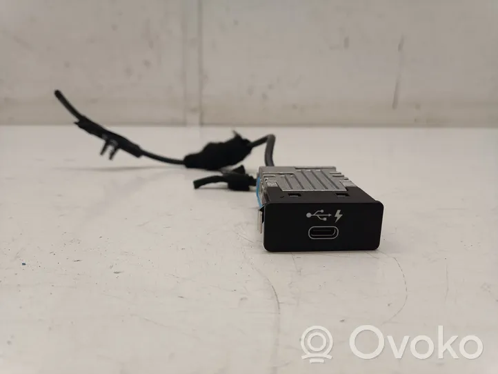 BMW 3 G20 G21 Connecteur/prise USB 8711939