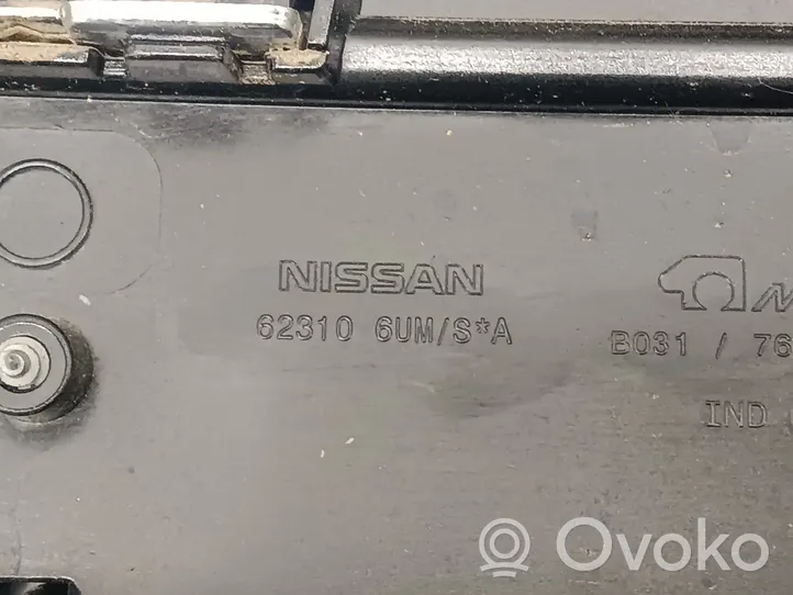 Nissan Qashqai J12 Maskownica / Grill / Atrapa górna chłodnicy 623106UM