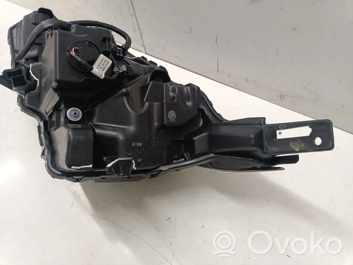 Nissan Qashqai J12 Lampa przednia 1008D02F