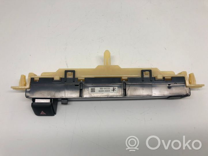 Toyota RAV 4 (XA40) Monitor / wyświetlacz / ekran 8395042230