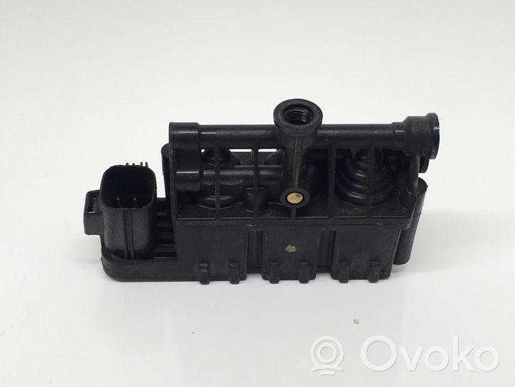 Land Rover Range Rover L322 Bloc de soupape de suspension pneumatique RVH500050