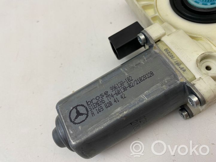 Mercedes-Benz A W169 Moteur de lève-vitre de porte avant A1698204142