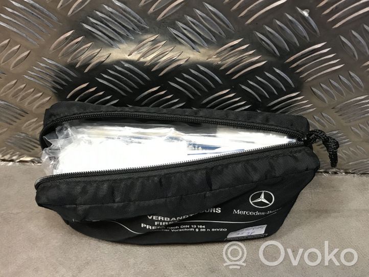 Mercedes-Benz GL X166 Kit di pronto soccorso A1698600150