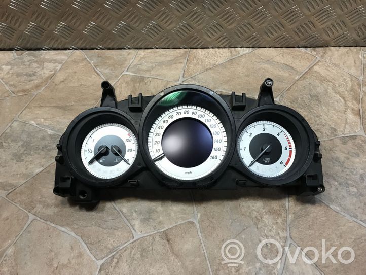 Mercedes-Benz C W204 Tachimetro (quadro strumenti) A2049005813