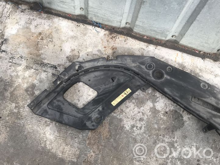 BMW 5 GT F07 Moldura del radiador 7042984