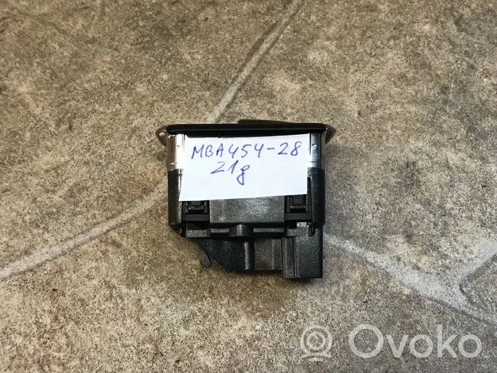 Mercedes-Benz C W204 Interruptor del elevalunas eléctrico A2049055502