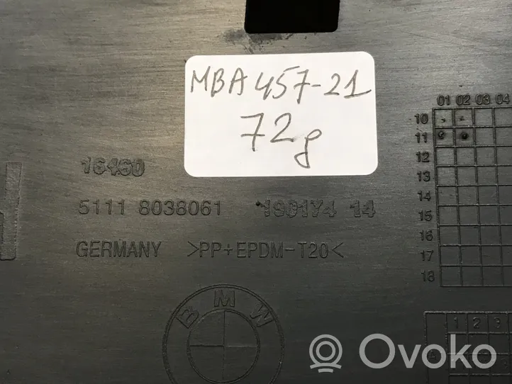 BMW X1 E84 Etupuskurin alempi jäähdytinsäleikkö 8038061