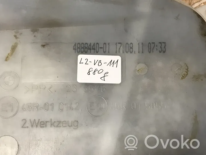 BMW X1 E84 Zbiornik płynu spryskiwaczy lamp 4888440