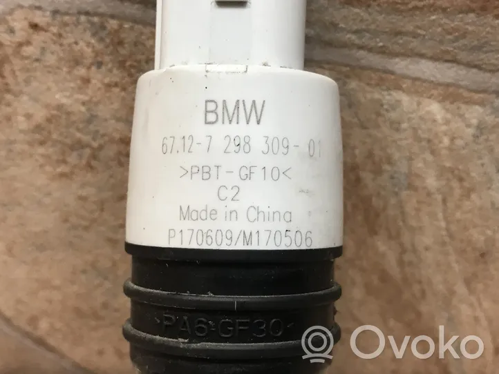 BMW 4 F32 F33 Pompa spryskiwacza szyby przedniej / czołowej 7298309