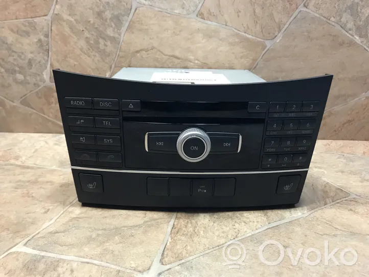 Mercedes-Benz E W212 Radio / CD/DVD atskaņotājs / navigācija A2129003908