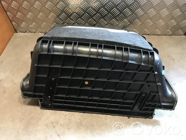 Mercedes-Benz E W212 Garniture panneau latérale du coffre A2126903541