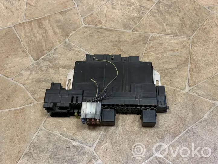 Mercedes-Benz S W220 Relay mounting block A0265455332
