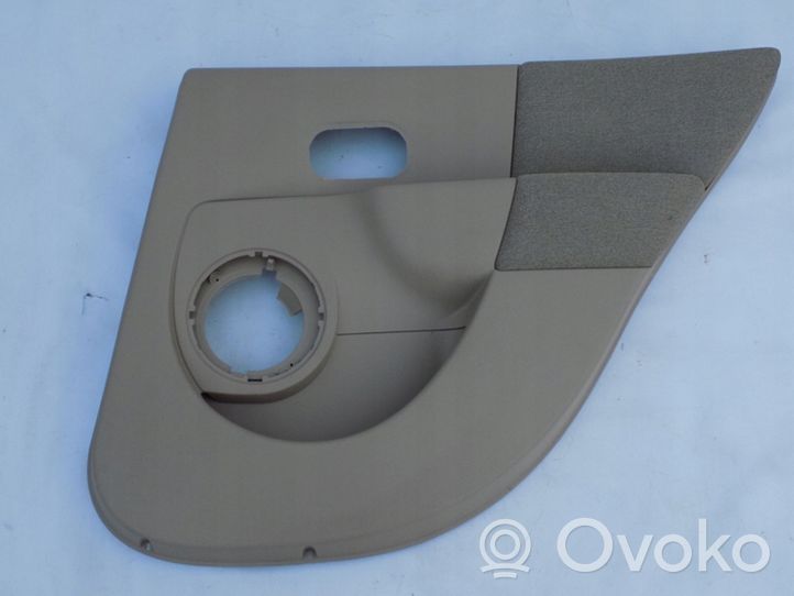 Renault Modus Rivestimento del pannello della portiera posteriore 8200235528