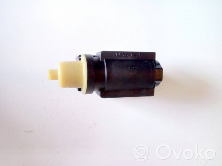 Nissan Primera Electrovanne Soupape de Sûreté / Dépression 8200486264