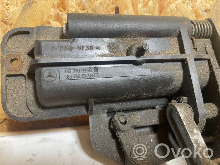 Mercedes-Benz ML W163 Griff Taster Öffner Heckklappe Kofferraumdeckel 1637400793