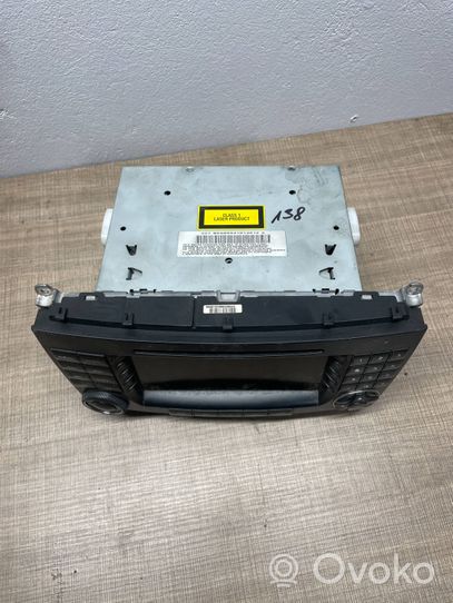 Mercedes-Benz CLK A209 C209 Unité principale radio / CD / DVD / GPS A2098203889