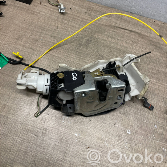 A9067303535 MercedesBenz Sprinter W906 Sliding door lock, 55.00 € RRR