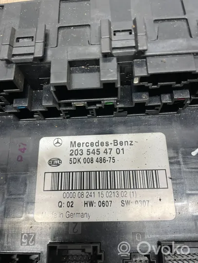 Mercedes-Benz CLC CL203 Boîte à fusibles 2035454701