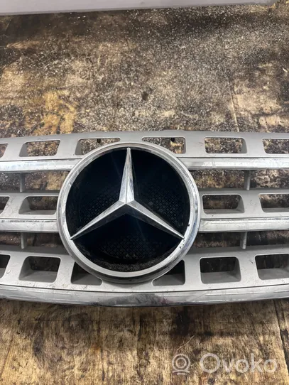 Mercedes-Benz ML W164 Maskownica / Grill / Atrapa górna chłodnicy a1648802085