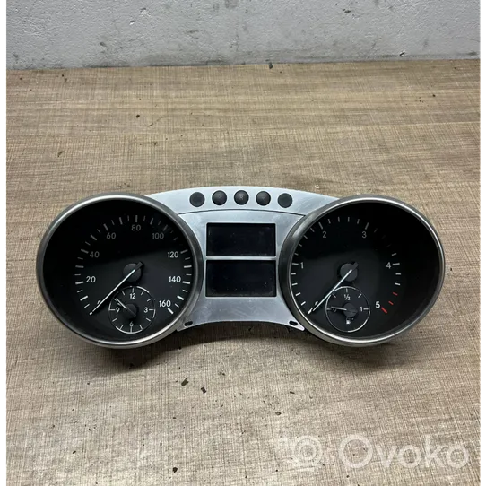 Mercedes-Benz ML W164 Speedometer (instrument cluster) A2519003300
