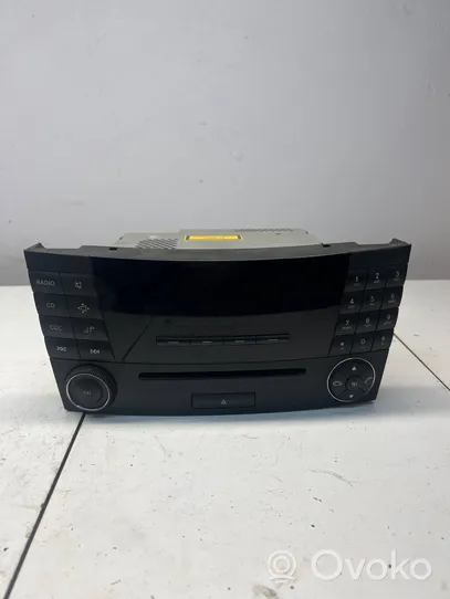 Mercedes-Benz E W211 Radio/CD/DVD/GPS-pääyksikkö A2118702889