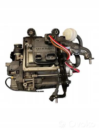 Volkswagen Touareg II Air suspension compressor/pump 4M0616005E