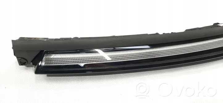 Mercedes-Benz EQC Phare de jour LED A2939061501