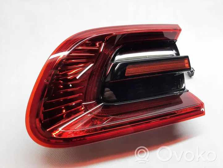 Porsche Macan Lampy tylnej klapy bagażnika 95B945094F