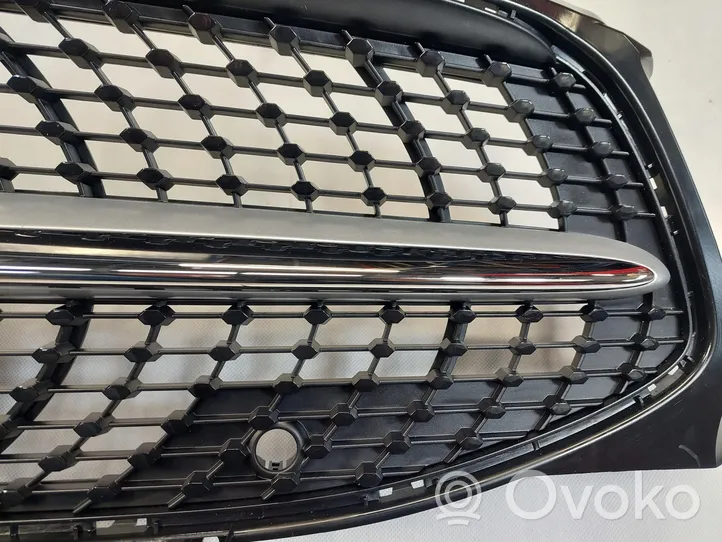 Mercedes-Benz CLA C118 X118 Grille de calandre avant A1188880000