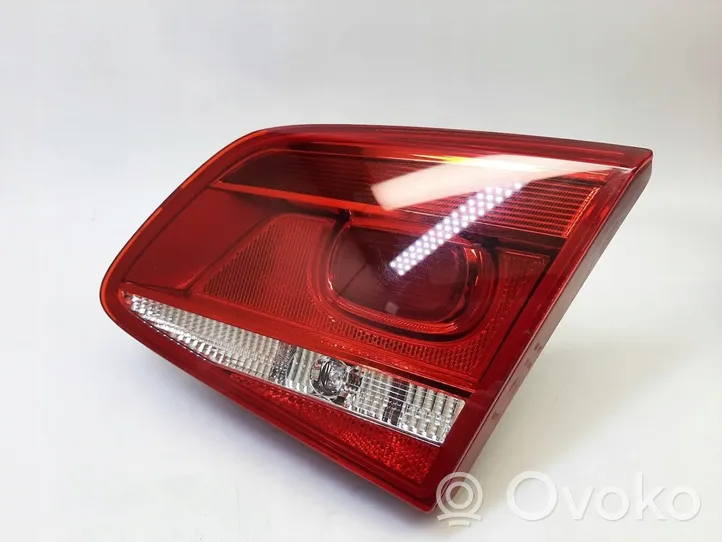 Volkswagen PASSAT B7 Rear/tail lights 3AE945094J