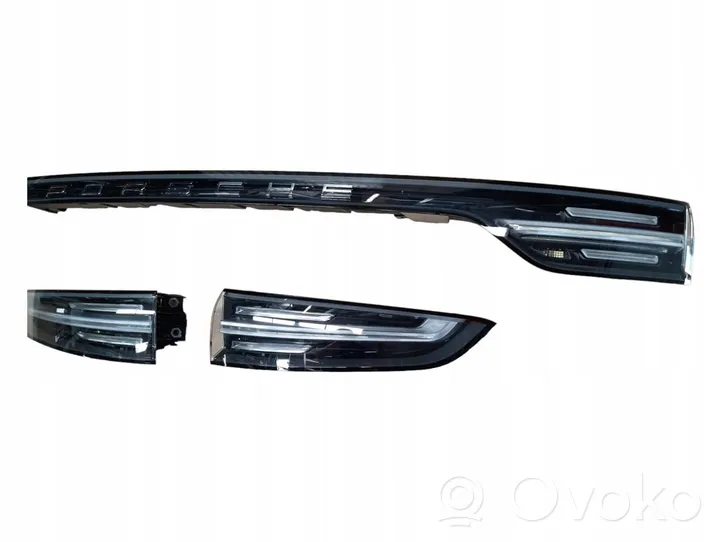 Porsche Cayenne (9Y0 9Y3) Set di luci posteriori 9Y0945081R