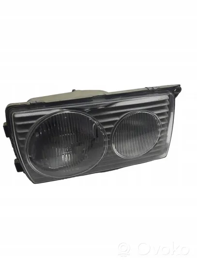 Mercedes-Benz 200 300 W123 Lampa przednia 117