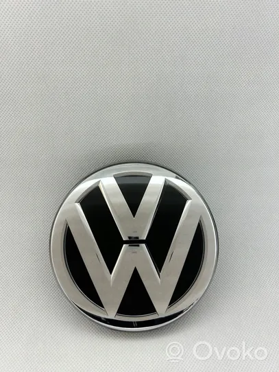 Volkswagen PASSAT B8 Emblemat / Znaczek 367853601D