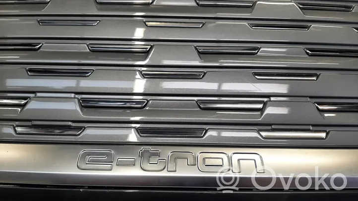 Audi Q4 Sportback e-tron Atrapa chłodnicy / Grill 89A807725A