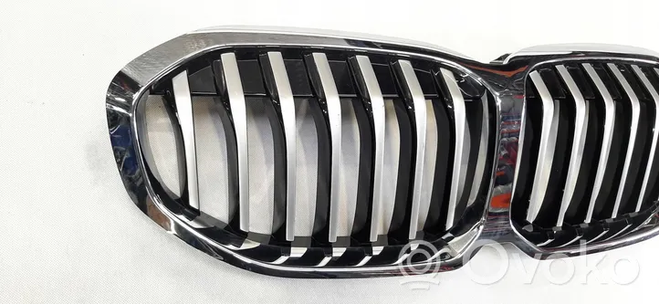 BMW 1 F40 Front grill 7450957
