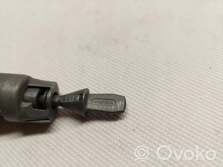 Volkswagen Golf VI Front door lock (next to the handle) 