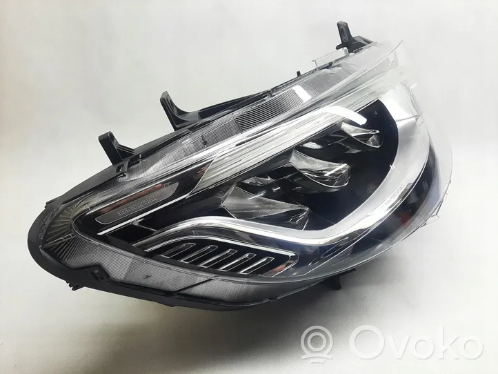 Mercedes-Benz Sprinter W907 W910 Lampa przednia A9109065100