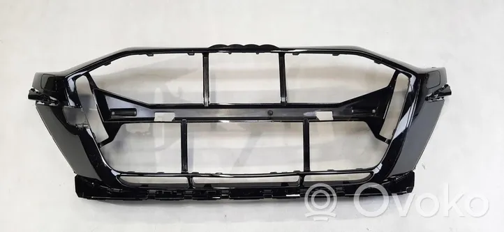 Audi RS3 8Y Grille inférieure de pare-chocs avant 8Y0807725A