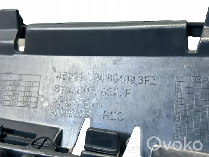 Audi RS3 8Y Verkleidung Nebelscheinwerfer / Gitter vorne 8y0807682f