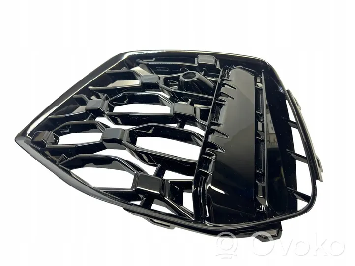 Audi RS3 8Y Grille inférieure de pare-chocs avant 8Y0807681F