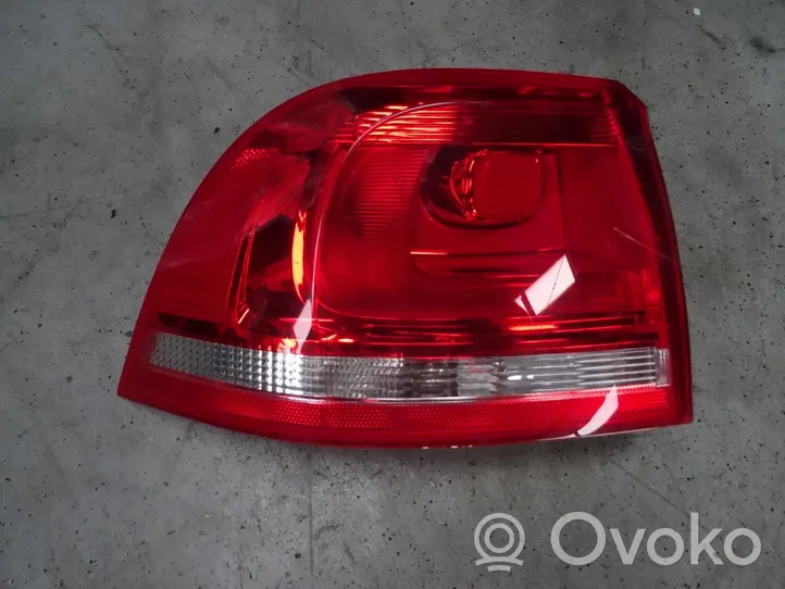 Volkswagen Touareg II Lampa tylna 7P6